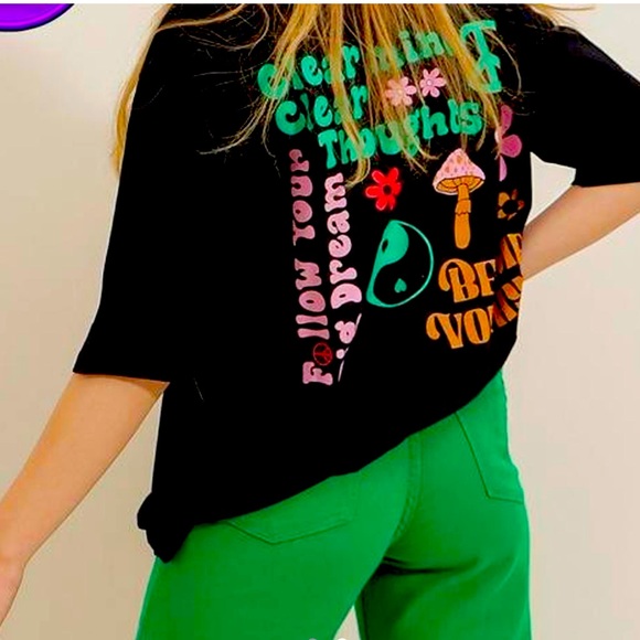 Oversize T-shirt - Picture 2 of 2